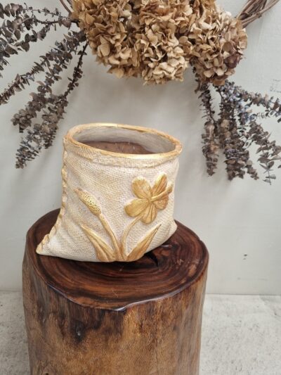 Sack pot-large cream.