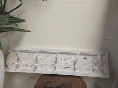 Coat hook 'B'-5 hook.