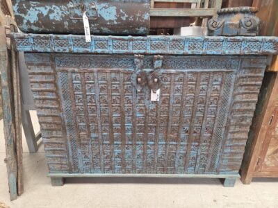 Storage chest- blue.