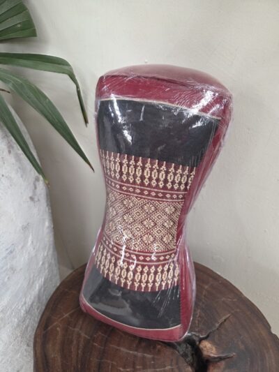 Neck cushion-Black/Red