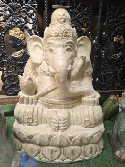 # 40 Medium Ganesh-white/gold.