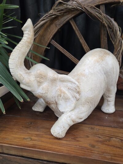 Ceramic elephant-small kneeling.