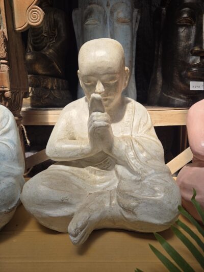 # 10 Praying Monk-cream.